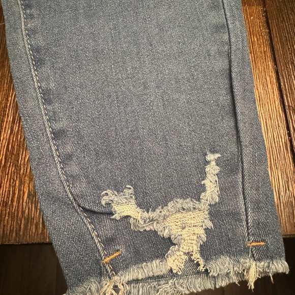 Shein Elastic Plus Size Distressed Jeans Size 1X - Picture 4 of 8